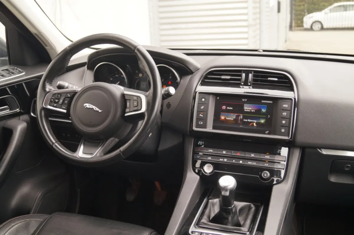 2.0d 180pk AWD Prestige -LEER-NAVI-CAM-ECC-