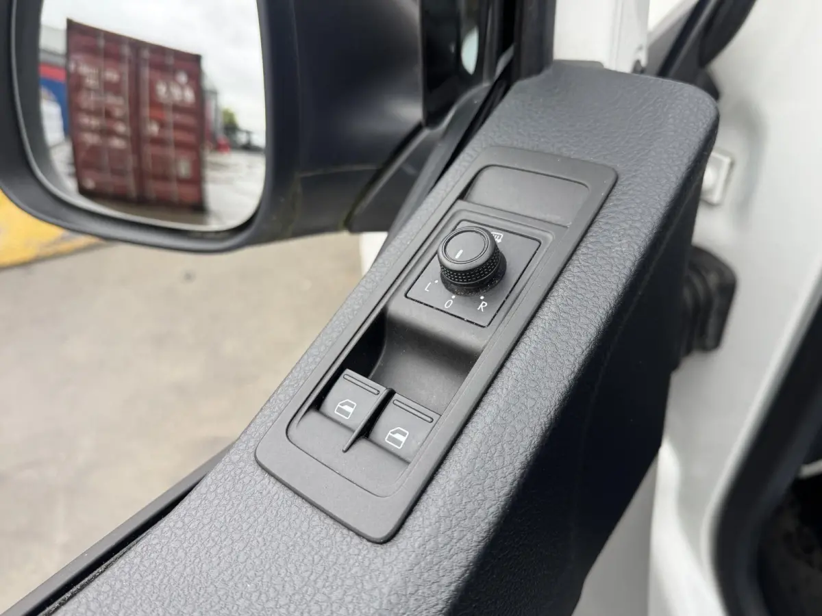 2.0 TDI L2H1 Trendline DUBBEL CABINE / AIRCO / LEER / VERLAAGD / SPOILERS