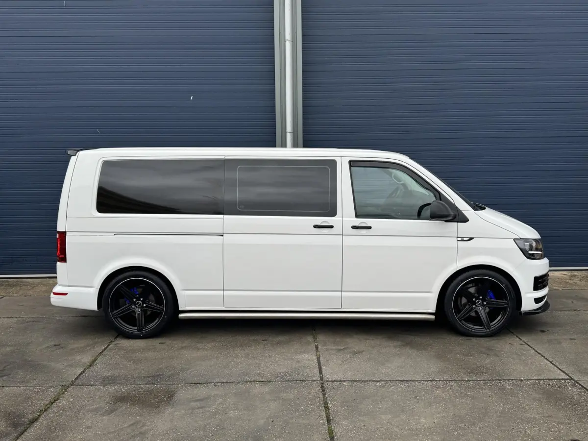 2.0 TDI L2H1 Trendline DUBBEL CABINE / AIRCO / LEER / VERLAAGD / SPOILERS