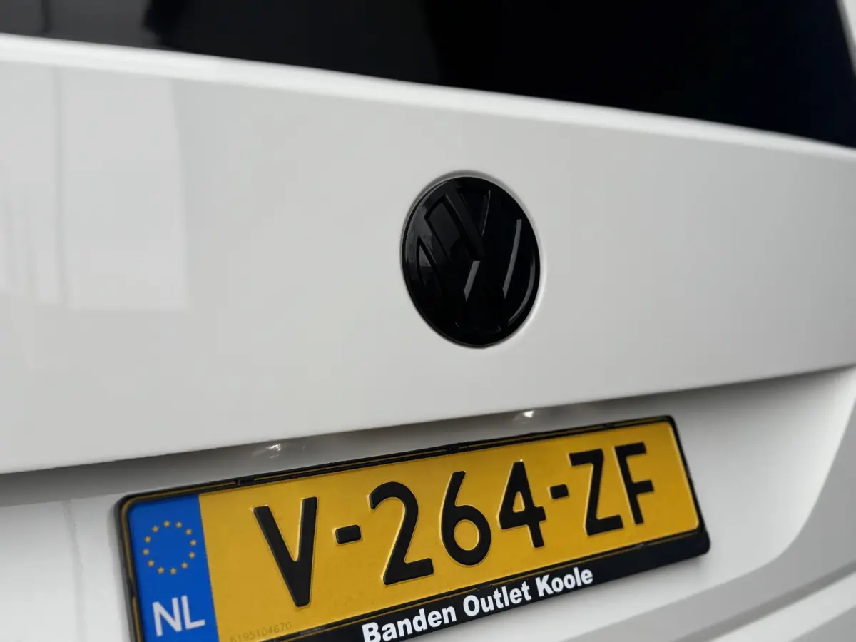 2.0 TDI L2H1 Trendline DUBBEL CABINE / AIRCO / LEER / VERLAAGD / SPOILERS