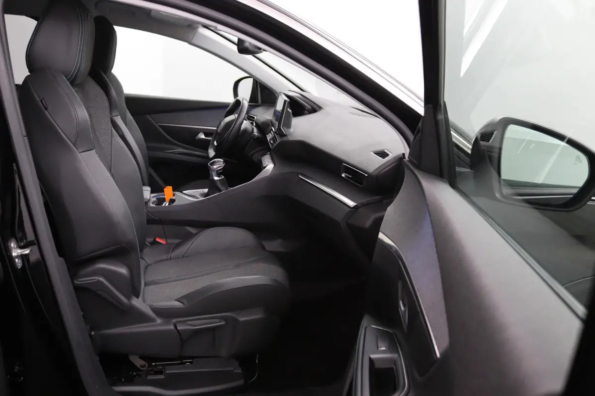 1.2 FACELIFT*NAVI*CAM*HAAK*CRUISE*ECC*CARPLAY*7PER