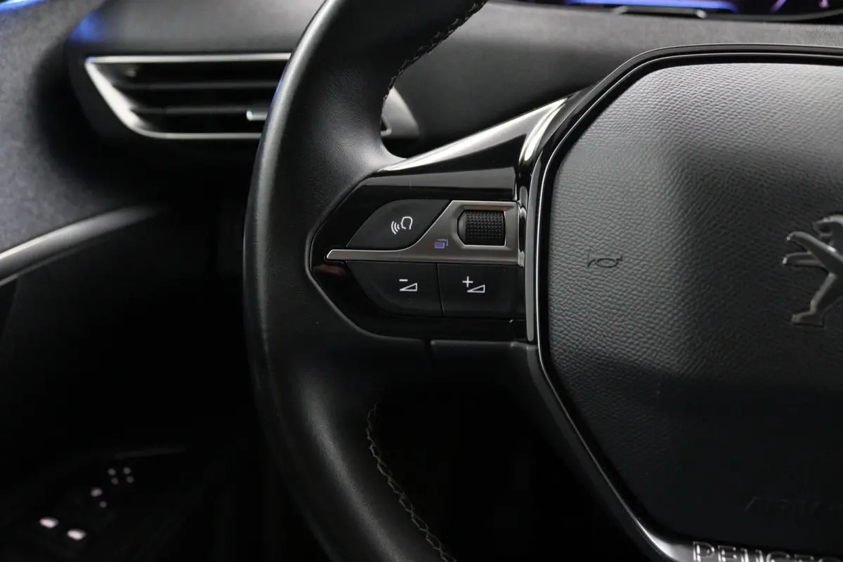 1.2 FACELIFT*NAVI*CAM*HAAK*CRUISE*ECC*CARPLAY*7PER