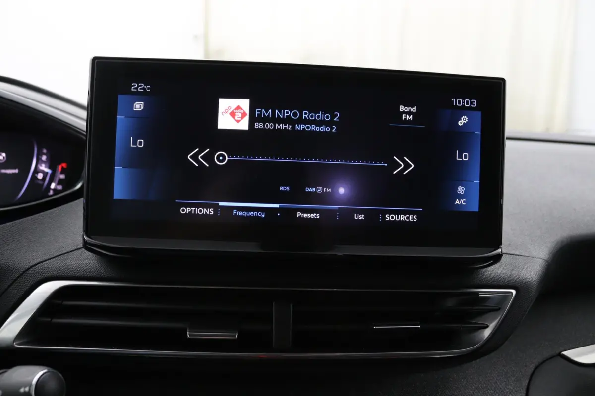 1.2 FACELIFT*NAVI*CAM*HAAK*CRUISE*ECC*CARPLAY*7PER