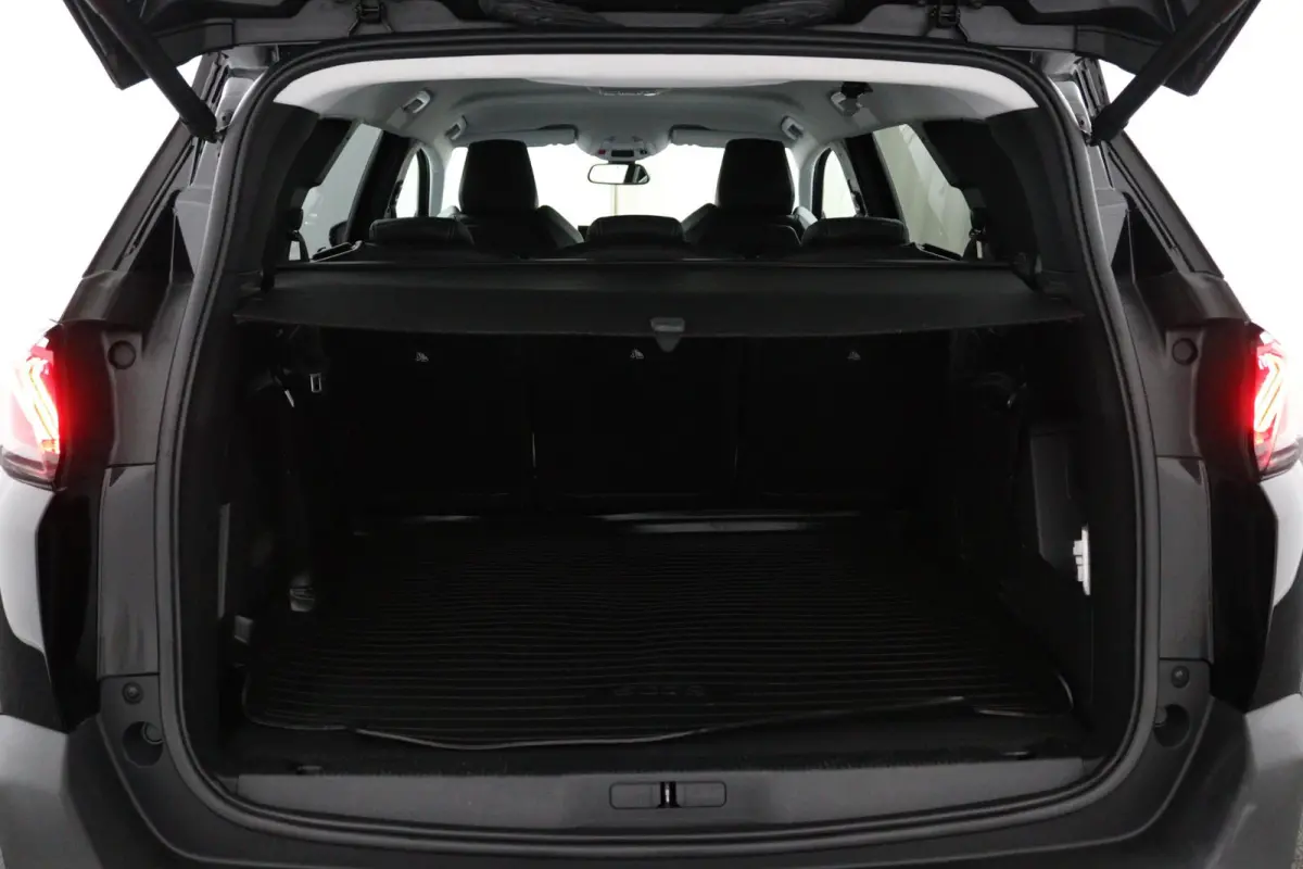 1.2 FACELIFT*NAVI*CAM*HAAK*CRUISE*ECC*CARPLAY*7PER