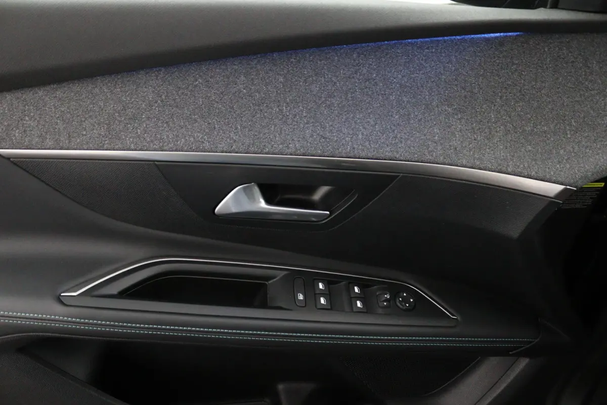 1.2 FACELIFT*NAVI*CAM*HAAK*CRUISE*ECC*CARPLAY*7PER