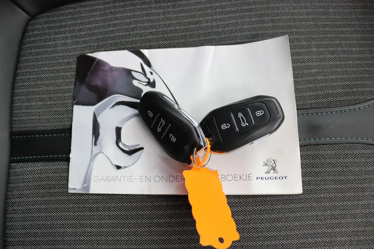 1.2 FACELIFT*NAVI*CAM*HAAK*CRUISE*ECC*CARPLAY*7PER