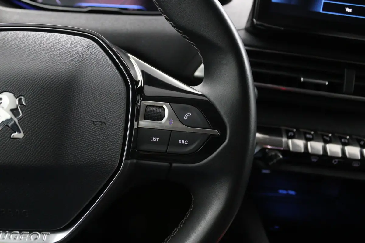 1.2 FACELIFT*NAVI*CAM*HAAK*CRUISE*ECC*CARPLAY*7PER