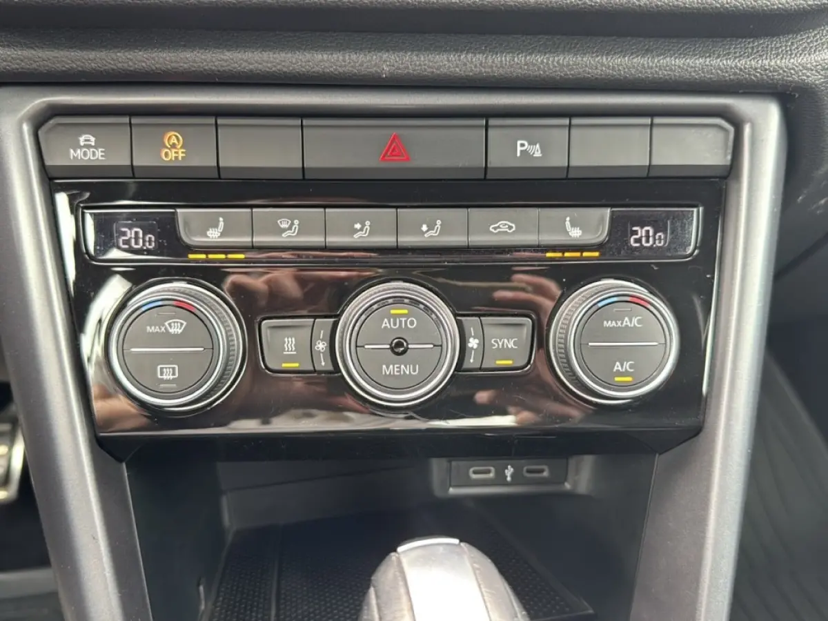 1.5 TSI DSG R-LINE STANDKACHEL/AFN.TREKHAAK/BEATS-AUDIO/NAVI/ACC/PDC