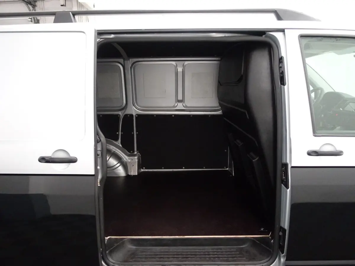 2.0 TDI Euro 6 L1 R-Line+ Two-Tone, Luxury Leder, Clima, Cruise, Grijs kenteken