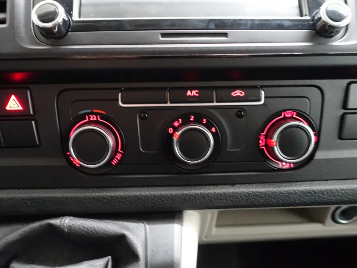 2.0 TDI Euro 6 L1 R-Line+ Two-Tone, Luxury Leder, Clima, Cruise, Grijs kenteken