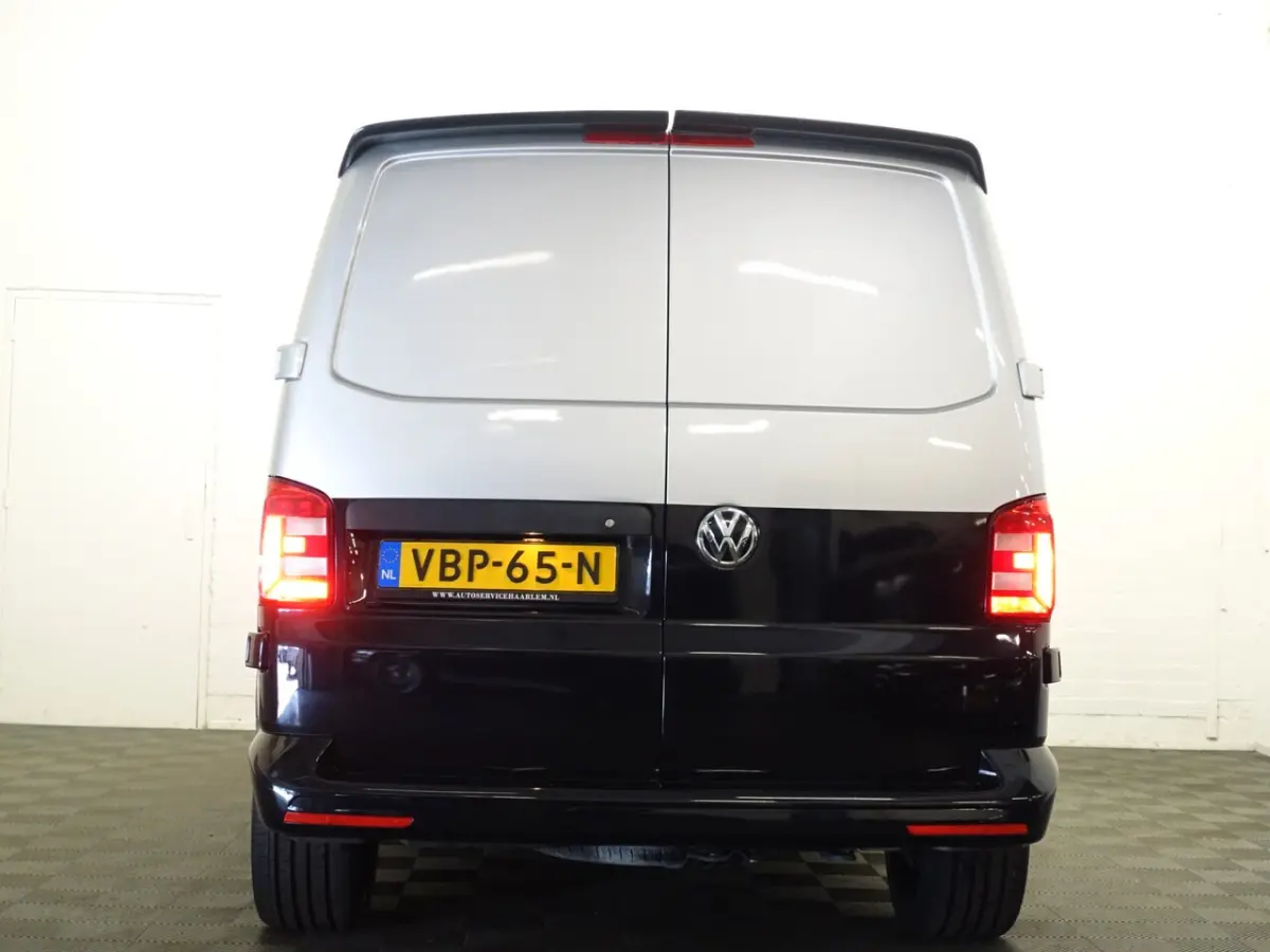 2.0 TDI Euro 6 L1 R-Line+ Two-Tone, Luxury Leder, Clima, Cruise, Grijs kenteken