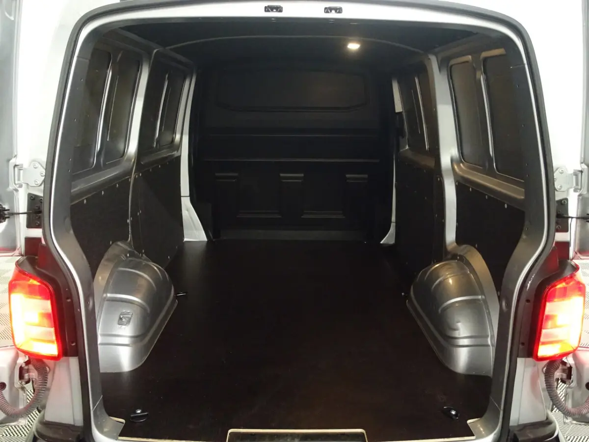2.0 TDI Euro 6 L1 R-Line+ Two-Tone, Luxury Leder, Clima, Cruise, Grijs kenteken