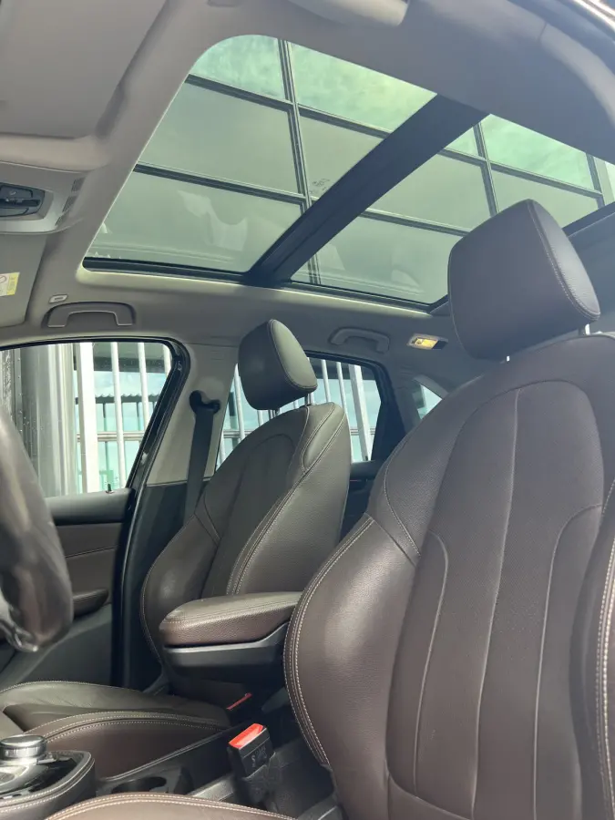 218i High Executive | AUTOMAAT | PANO-DAK | LEDER | HEAD-UP DISPLAY | NAVI XL | CAMERA | CRUISE CONTROL | CLIMATE CONTROL | PDC V+A | LMV 17'' | STOELVERWARMING | BLUETOOTH