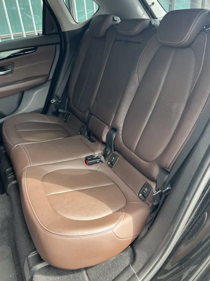 218i High Executive | AUTOMAAT | PANO-DAK | LEDER | HEAD-UP DISPLAY | NAVI XL | CAMERA | CRUISE CONTROL | CLIMATE CONTROL | PDC V+A | LMV 17'' | STOELVERWARMING | BLUETOOTH