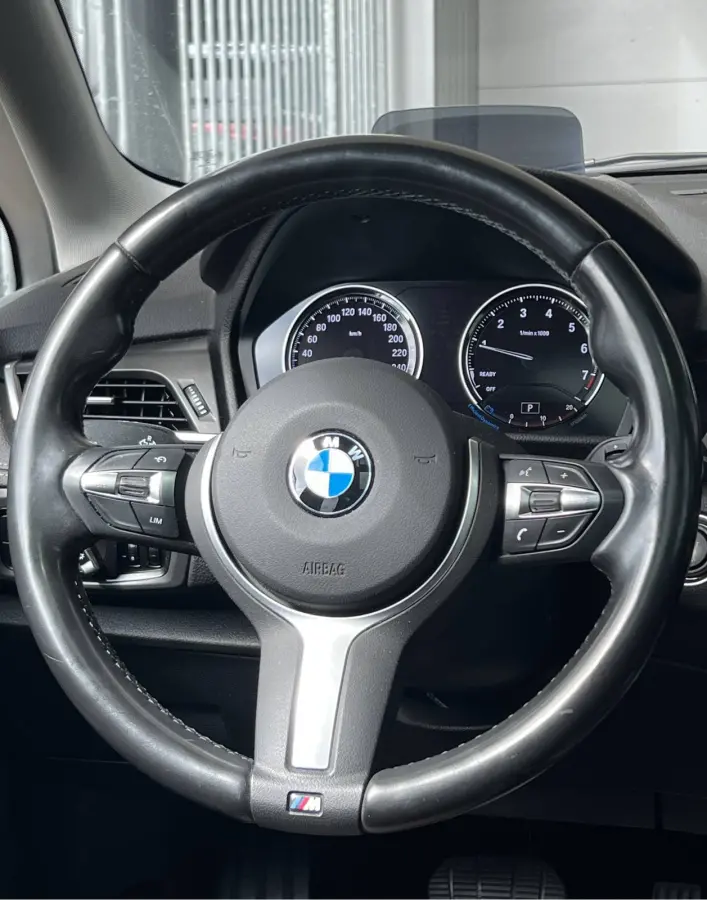218i High Executive | AUTOMAAT | PANO-DAK | LEDER | HEAD-UP DISPLAY | NAVI XL | CAMERA | CRUISE CONTROL | CLIMATE CONTROL | PDC V+A | LMV 17'' | STOELVERWARMING | BLUETOOTH