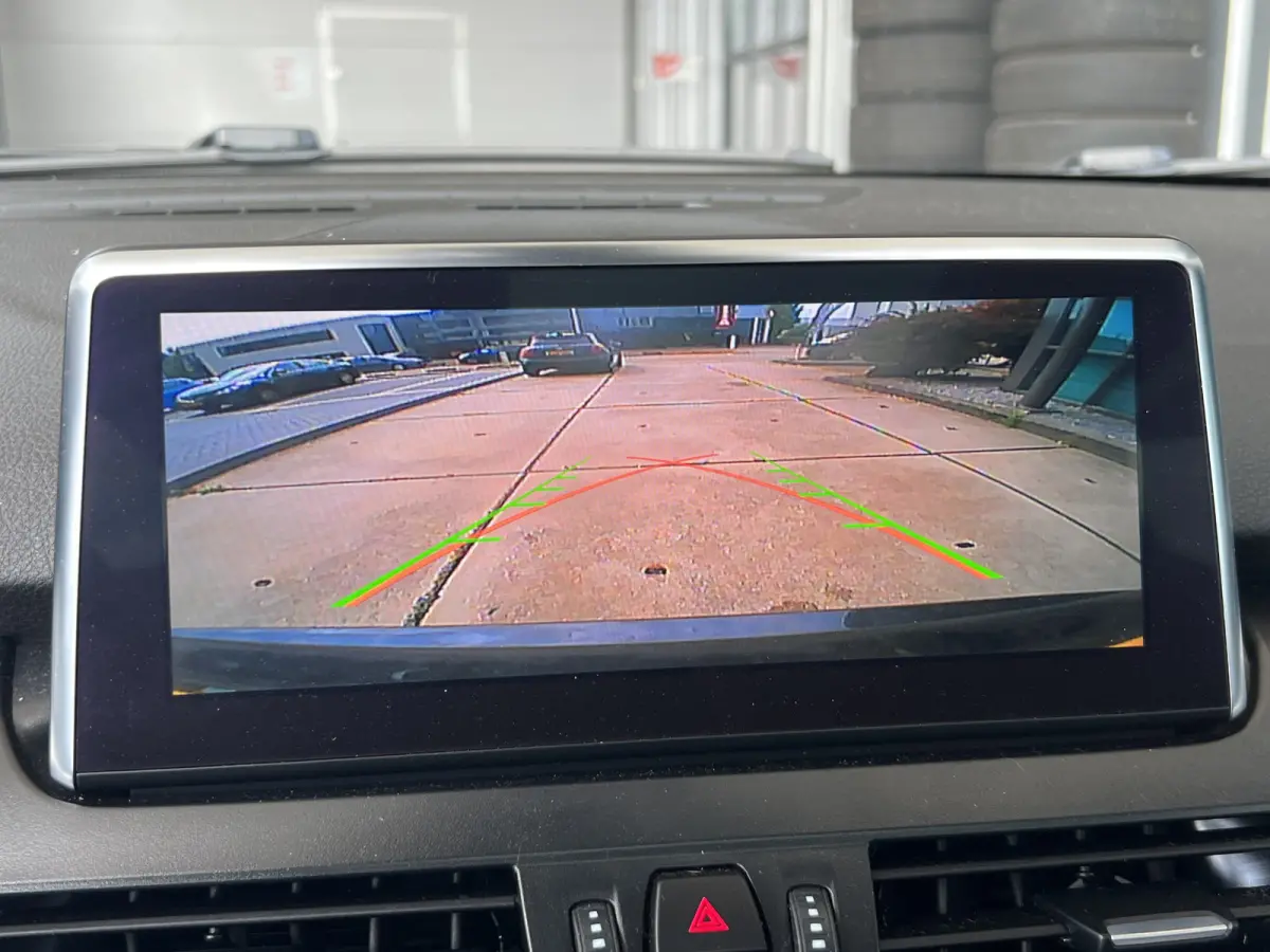 218i High Executive | AUTOMAAT | PANO-DAK | LEDER | HEAD-UP DISPLAY | NAVI XL | CAMERA | CRUISE CONTROL | CLIMATE CONTROL | PDC V+A | LMV 17'' | STOELVERWARMING | BLUETOOTH