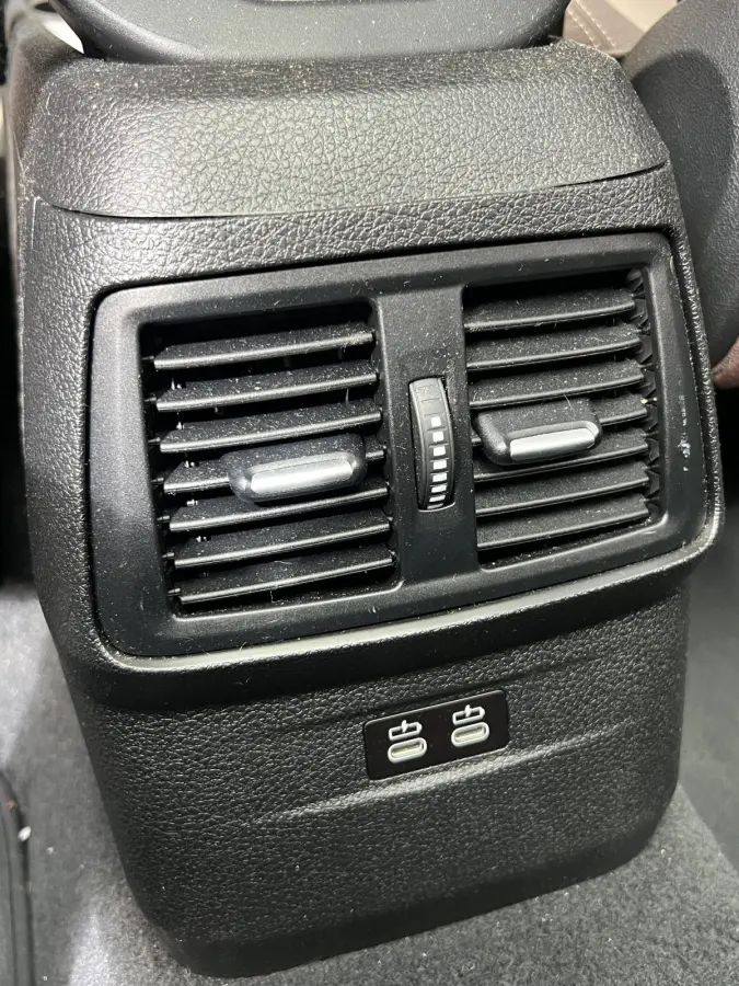 218i High Executive | AUTOMAAT | PANO-DAK | LEDER | HEAD-UP DISPLAY | NAVI XL | CAMERA | CRUISE CONTROL | CLIMATE CONTROL | PDC V+A | LMV 17'' | STOELVERWARMING | BLUETOOTH