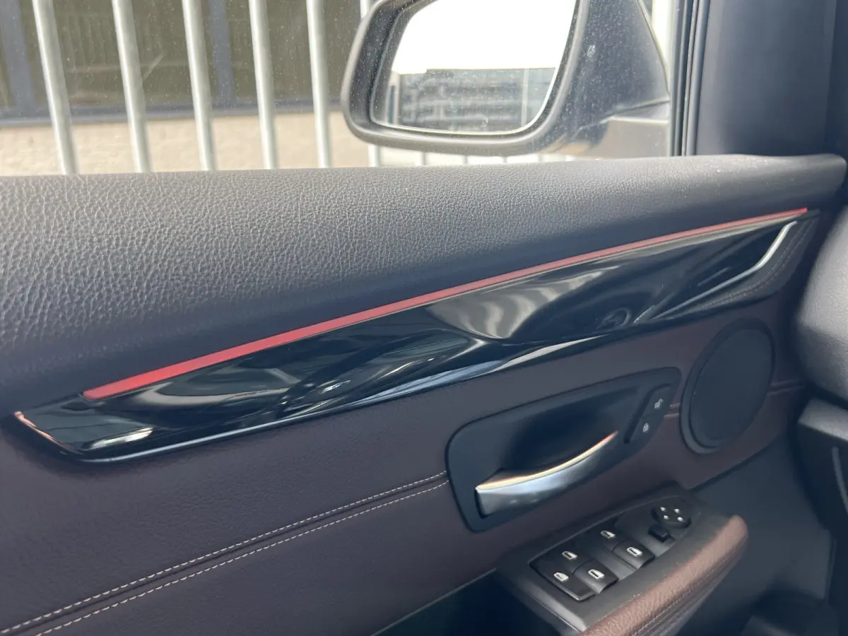 218i High Executive | AUTOMAAT | PANO-DAK | LEDER | HEAD-UP DISPLAY | NAVI XL | CAMERA | CRUISE CONTROL | CLIMATE CONTROL | PDC V+A | LMV 17'' | STOELVERWARMING | BLUETOOTH