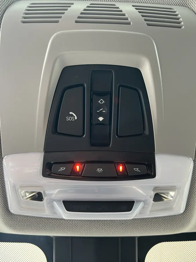 218i High Executive | AUTOMAAT | PANO-DAK | LEDER | HEAD-UP DISPLAY | NAVI XL | CAMERA | CRUISE CONTROL | CLIMATE CONTROL | PDC V+A | LMV 17'' | STOELVERWARMING | BLUETOOTH