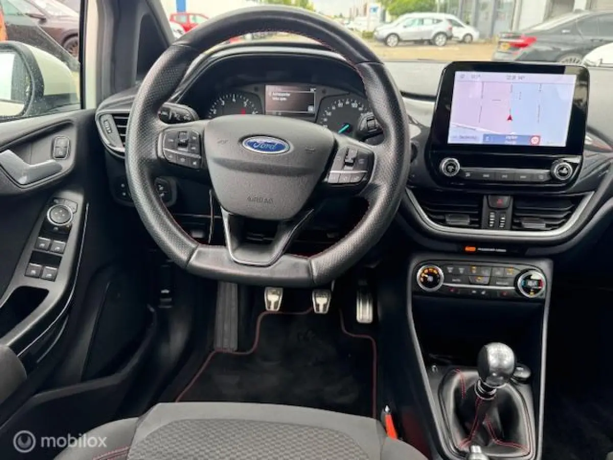 1.0 Hybrid 125pk ST-Line X Mooie luxe uitvoering , Navigatie , Camera achter , Parkeerhulp voor & Achter , Stoel en Stuur verwarming , ST line uitvoering , Velgen