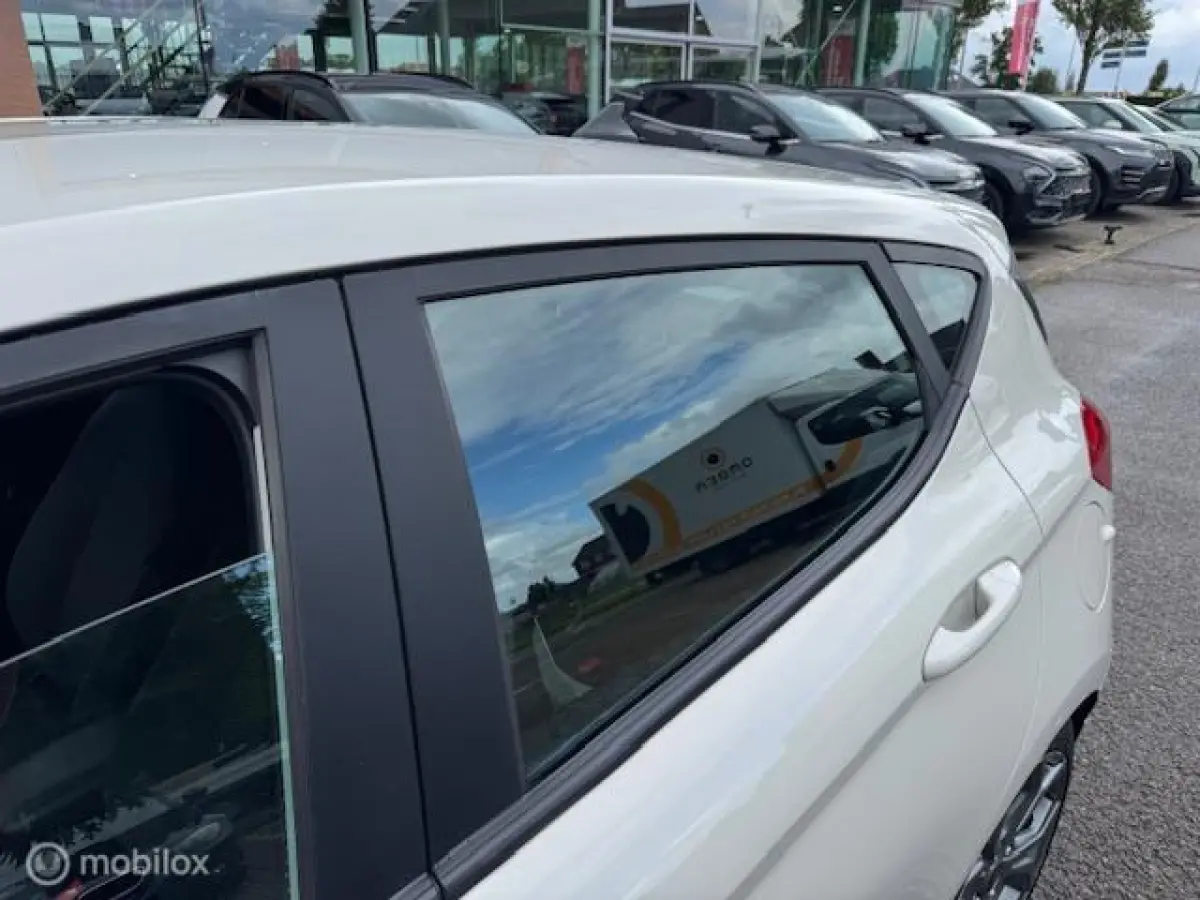 1.0 Hybrid 125pk ST-Line X Mooie luxe uitvoering , Navigatie , Camera achter , Parkeerhulp voor & Achter , Stoel en Stuur verwarming , ST line uitvoering , Velgen