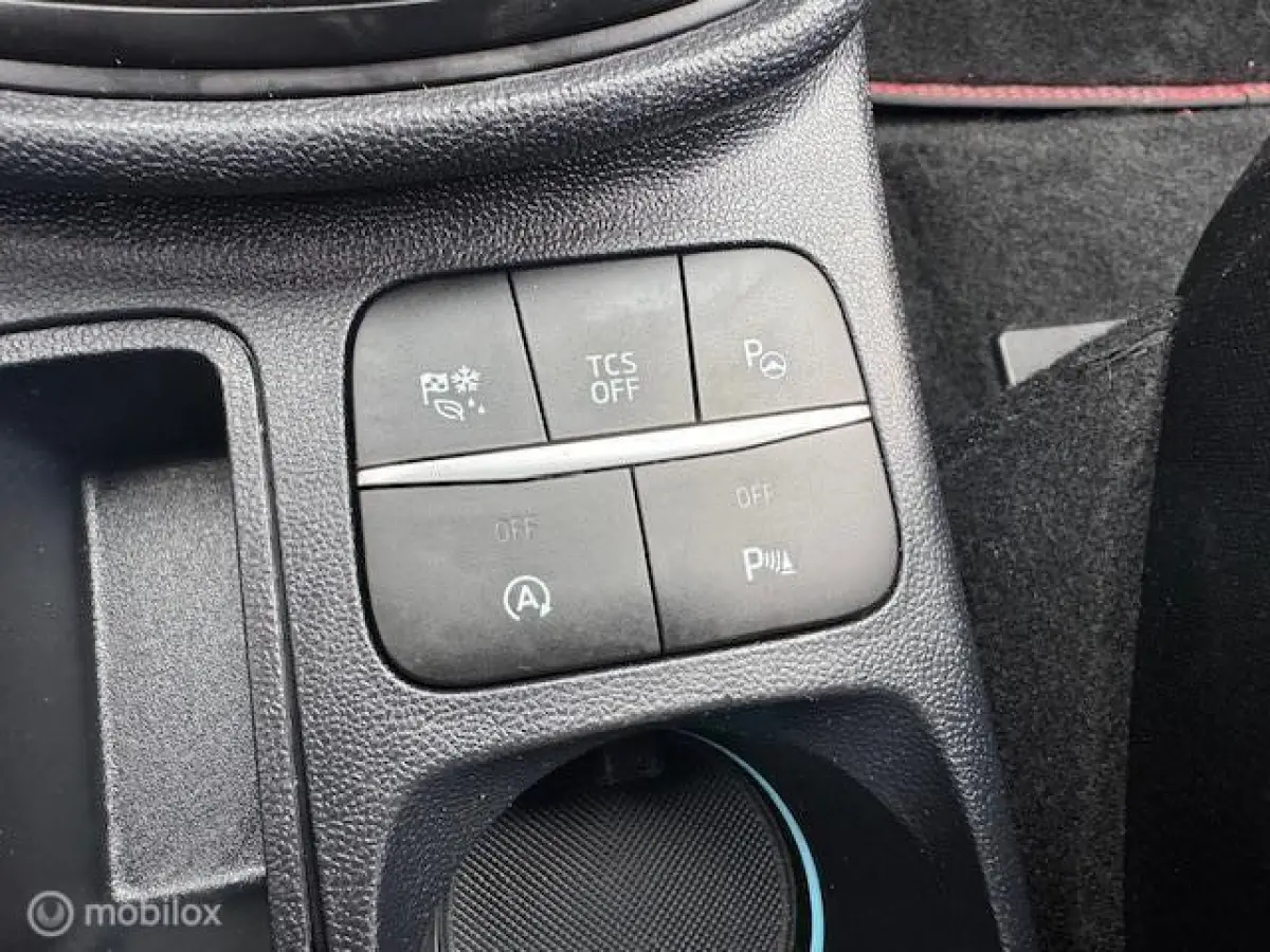 1.0 Hybrid 125pk ST-Line X Mooie luxe uitvoering , Navigatie , Camera achter , Parkeerhulp voor & Achter , Stoel en Stuur verwarming , ST line uitvoering , Velgen