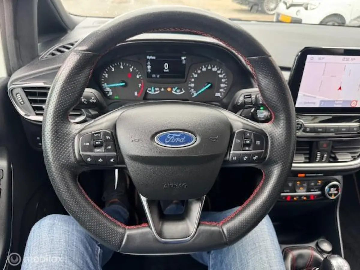 1.0 Hybrid 125pk ST-Line X Mooie luxe uitvoering , Navigatie , Camera achter , Parkeerhulp voor & Achter , Stoel en Stuur verwarming , ST line uitvoering , Velgen