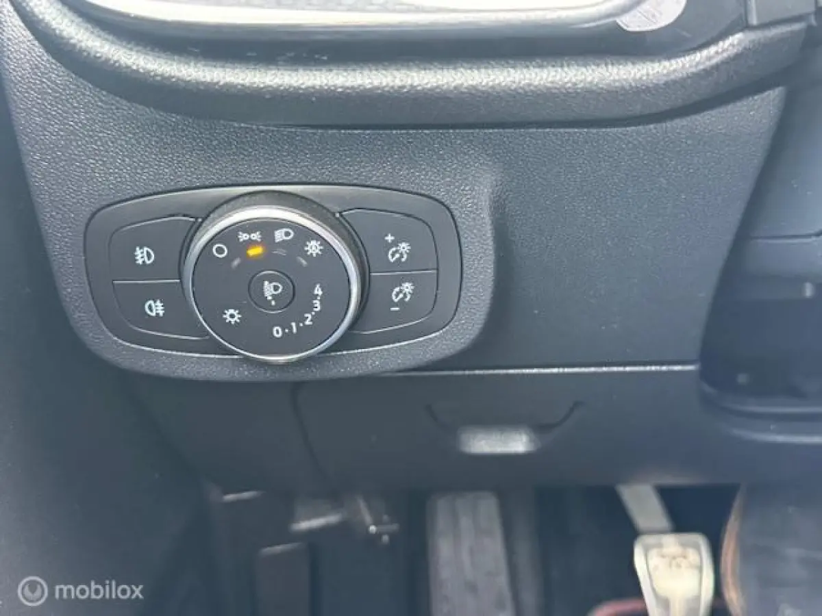 1.0 Hybrid 125pk ST-Line X Mooie luxe uitvoering , Navigatie , Camera achter , Parkeerhulp voor & Achter , Stoel en Stuur verwarming , ST line uitvoering , Velgen