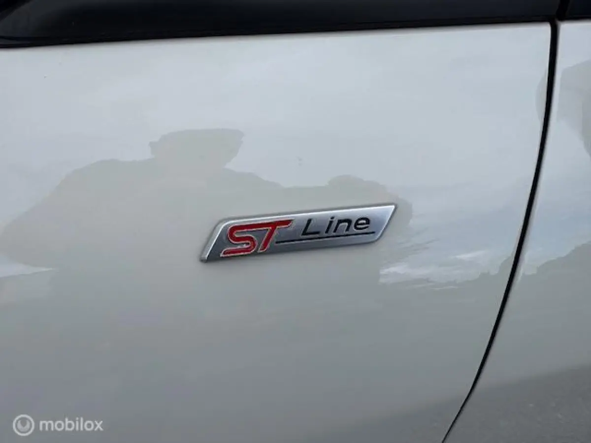 1.0 Hybrid 125pk ST-Line X Mooie luxe uitvoering , Navigatie , Camera achter , Parkeerhulp voor & Achter , Stoel en Stuur verwarming , ST line uitvoering , Velgen