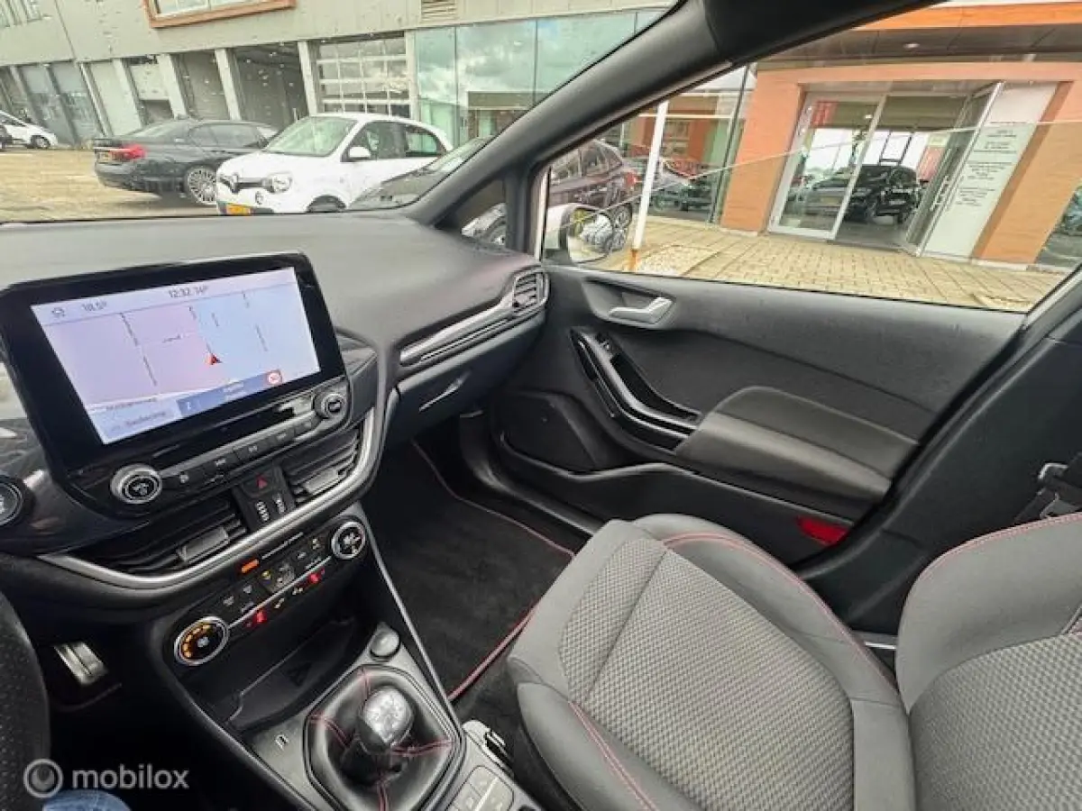 1.0 Hybrid 125pk ST-Line X Mooie luxe uitvoering , Navigatie , Camera achter , Parkeerhulp voor & Achter , Stoel en Stuur verwarming , ST line uitvoering , Velgen