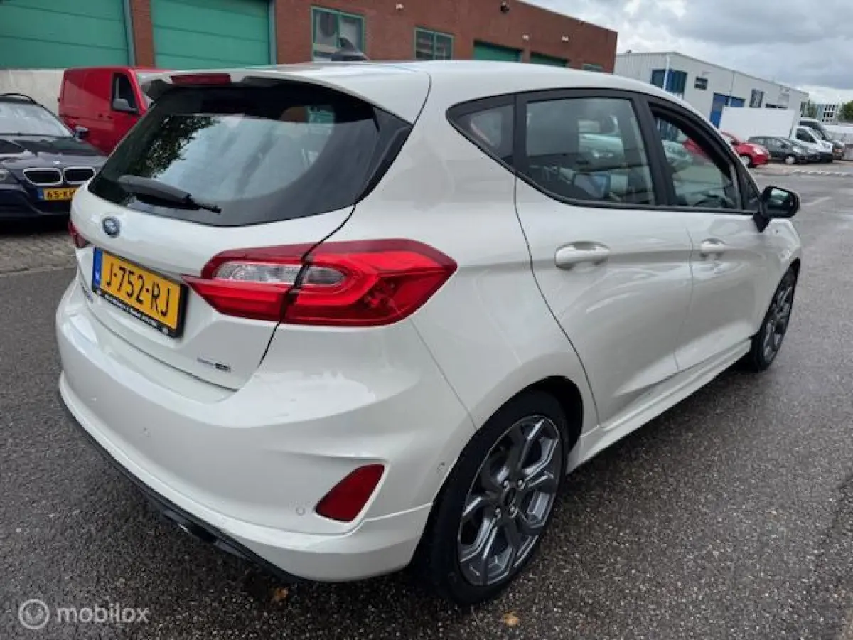 1.0 Hybrid 125pk ST-Line X Mooie luxe uitvoering , Navigatie , Camera achter , Parkeerhulp voor & Achter , Stoel en Stuur verwarming , ST line uitvoering , Velgen
