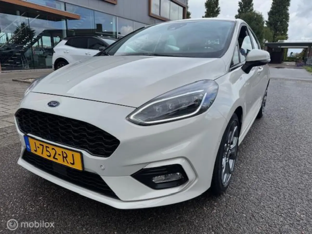 1.0 Hybrid 125pk ST-Line X Mooie luxe uitvoering , Navigatie , Camera achter , Parkeerhulp voor & Achter , Stoel en Stuur verwarming , ST line uitvoering , Velgen