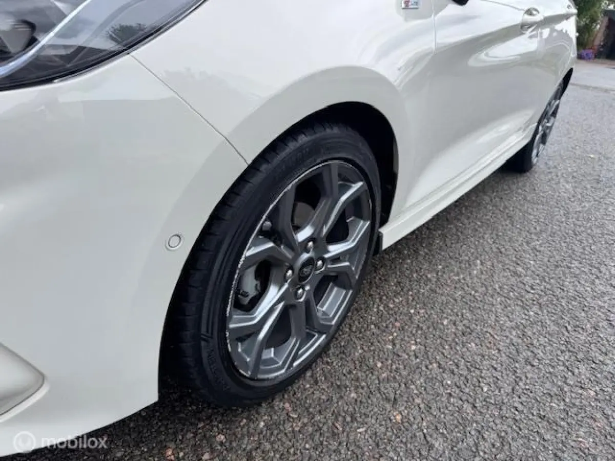 1.0 Hybrid 125pk ST-Line X Mooie luxe uitvoering , Navigatie , Camera achter , Parkeerhulp voor & Achter , Stoel en Stuur verwarming , ST line uitvoering , Velgen