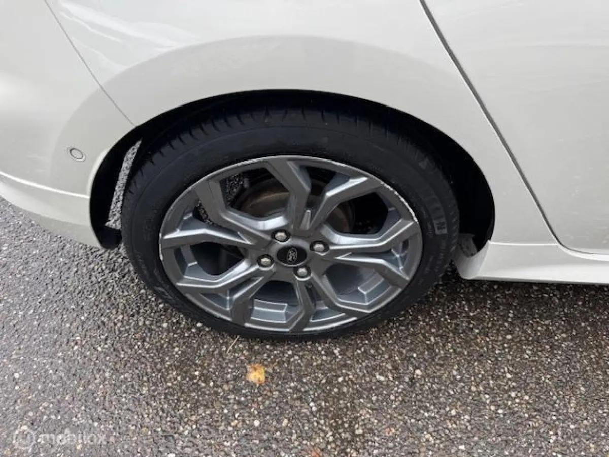 1.0 Hybrid 125pk ST-Line X Mooie luxe uitvoering , Navigatie , Camera achter , Parkeerhulp voor & Achter , Stoel en Stuur verwarming , ST line uitvoering , Velgen