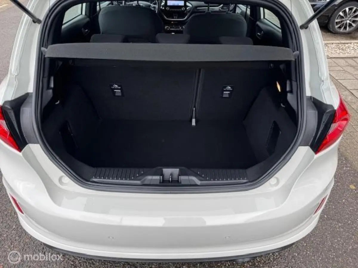 1.0 Hybrid 125pk ST-Line X Mooie luxe uitvoering , Navigatie , Camera achter , Parkeerhulp voor & Achter , Stoel en Stuur verwarming , ST line uitvoering , Velgen