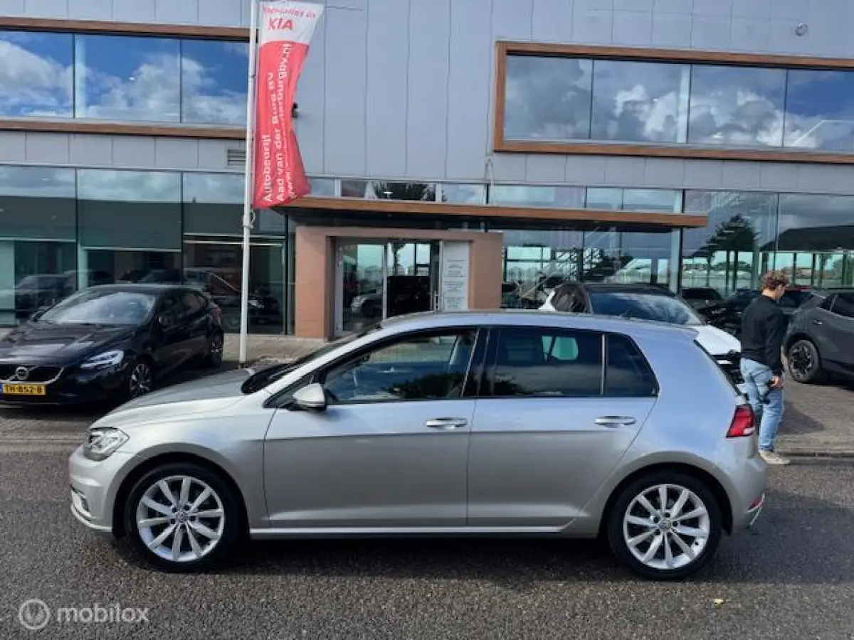 1.4 TSI Highline Navigatie , Bluetooth , Parkeer Sensoren voor & achter , Priveglas , Velgen , Stoel massage stand , Velgen , Climate & Cruise controle , Stoel verwarming voor