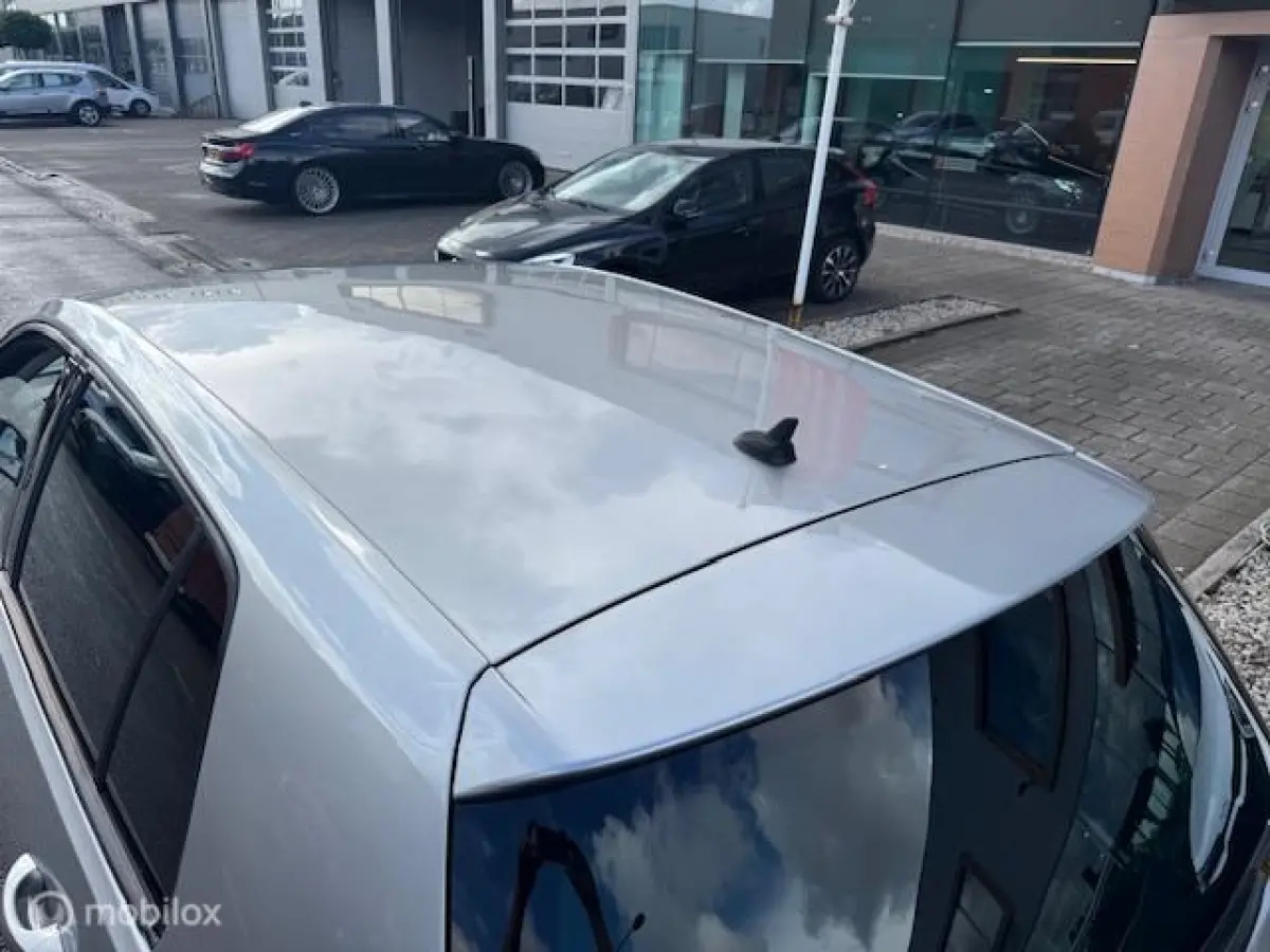 1.4 TSI Highline Navigatie , Bluetooth , Parkeer Sensoren voor & achter , Priveglas , Velgen , Stoel massage stand , Velgen , Climate & Cruise controle , Stoel verwarming voor