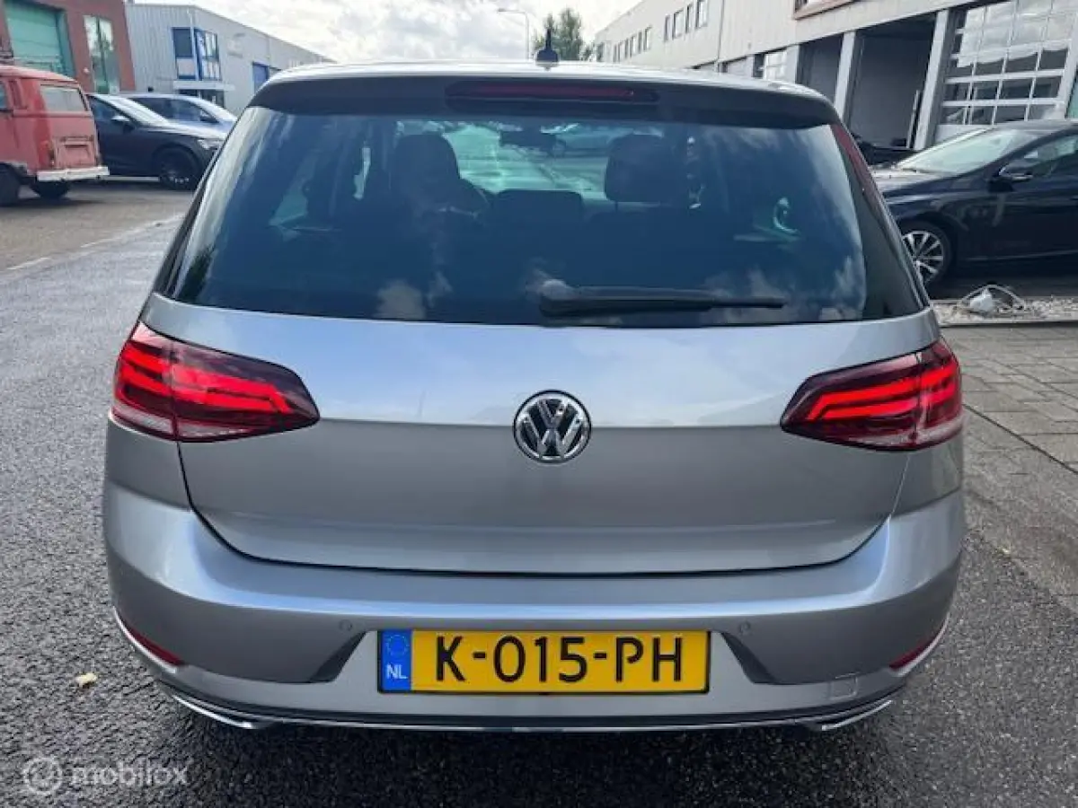 1.4 TSI Highline Navigatie , Bluetooth , Parkeer Sensoren voor & achter , Priveglas , Velgen , Stoel massage stand , Velgen , Climate & Cruise controle , Stoel verwarming voor