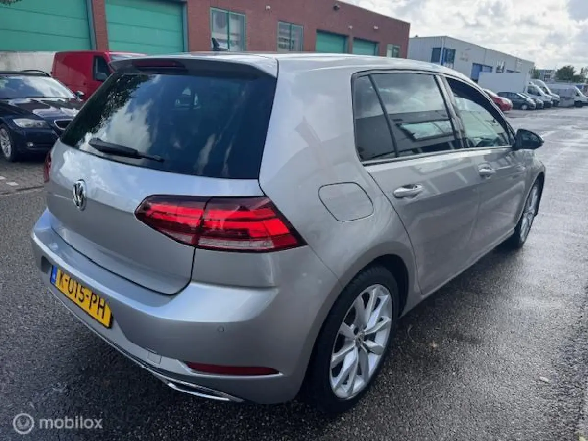 1.4 TSI Highline Navigatie , Bluetooth , Parkeer Sensoren voor & achter , Priveglas , Velgen , Stoel massage stand , Velgen , Climate & Cruise controle , Stoel verwarming voor