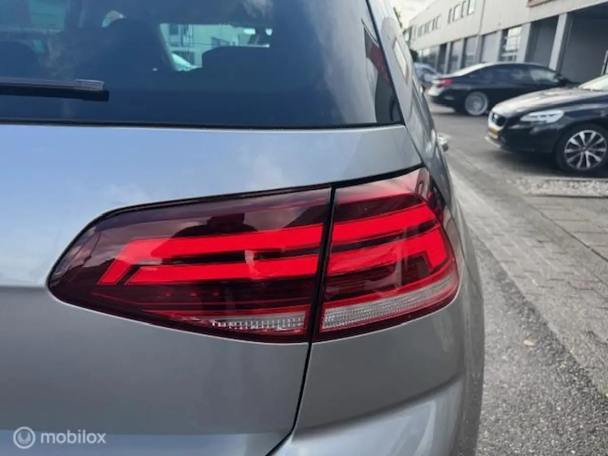 1.4 TSI Highline Navigatie , Bluetooth , Parkeer Sensoren voor & achter , Priveglas , Velgen , Stoel massage stand , Velgen , Climate & Cruise controle , Stoel verwarming voor