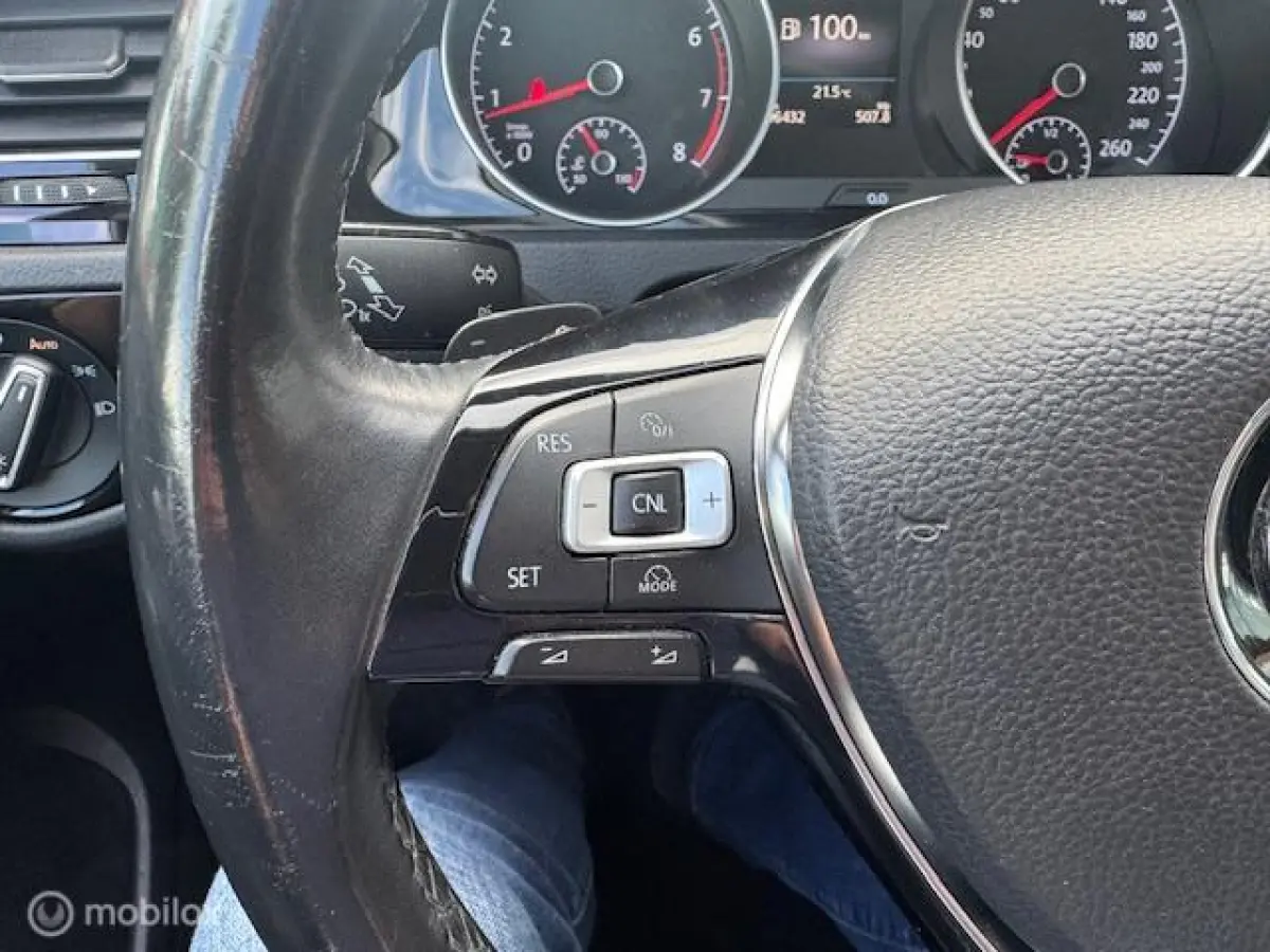 1.4 TSI Highline Navigatie , Bluetooth , Parkeer Sensoren voor & achter , Priveglas , Velgen , Stoel massage stand , Velgen , Climate & Cruise controle , Stoel verwarming voor