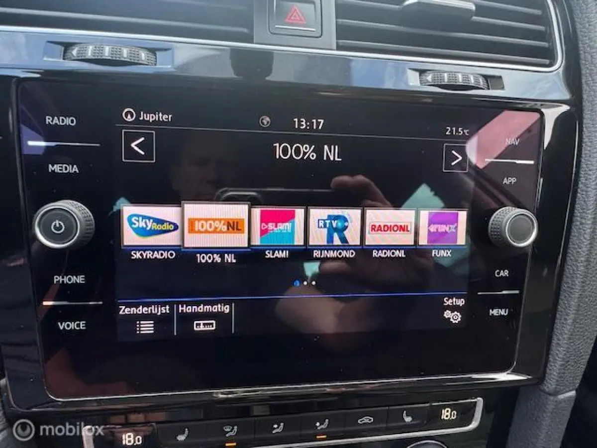 1.4 TSI Highline Navigatie , Bluetooth , Parkeer Sensoren voor & achter , Priveglas , Velgen , Stoel massage stand , Velgen , Climate & Cruise controle , Stoel verwarming voor