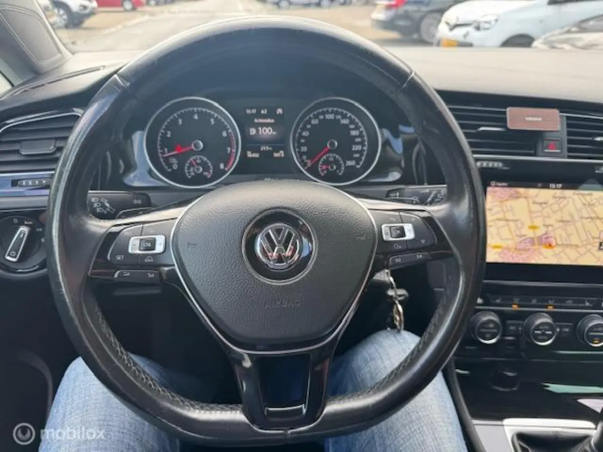 1.4 TSI Highline Navigatie , Bluetooth , Parkeer Sensoren voor & achter , Priveglas , Velgen , Stoel massage stand , Velgen , Climate & Cruise controle , Stoel verwarming voor