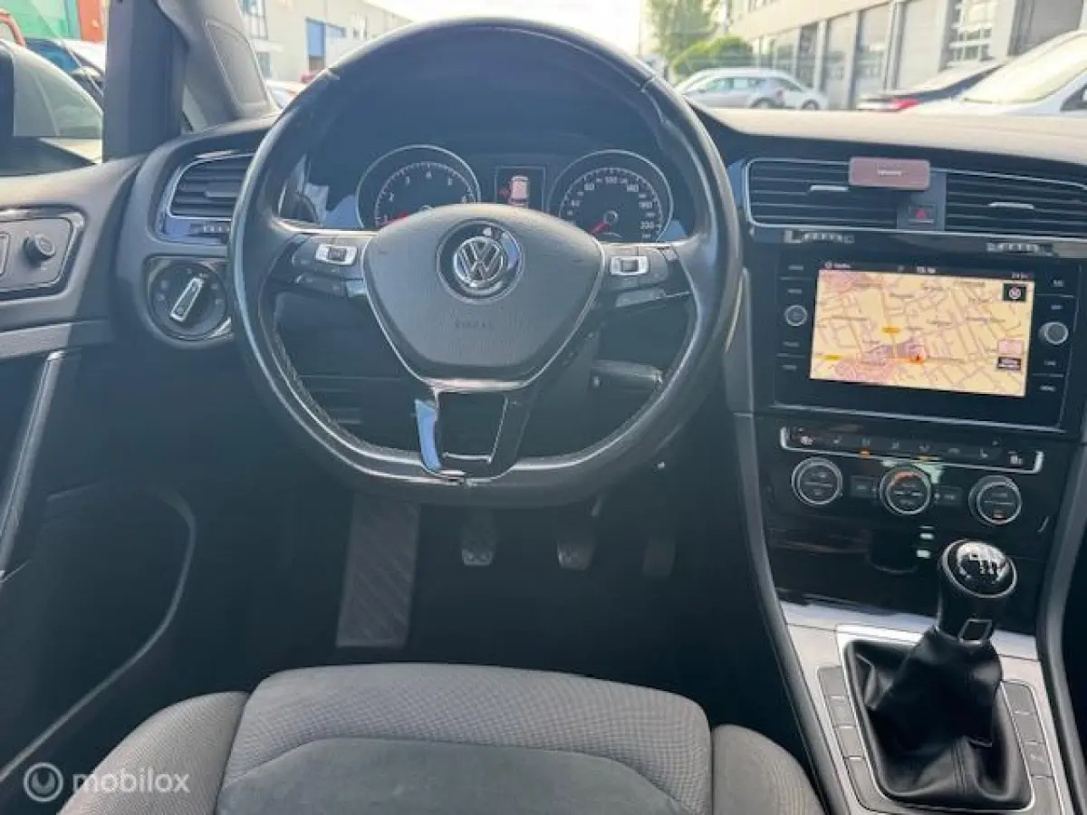 1.4 TSI Highline Navigatie , Bluetooth , Parkeer Sensoren voor & achter , Priveglas , Velgen , Stoel massage stand , Velgen , Climate & Cruise controle , Stoel verwarming voor