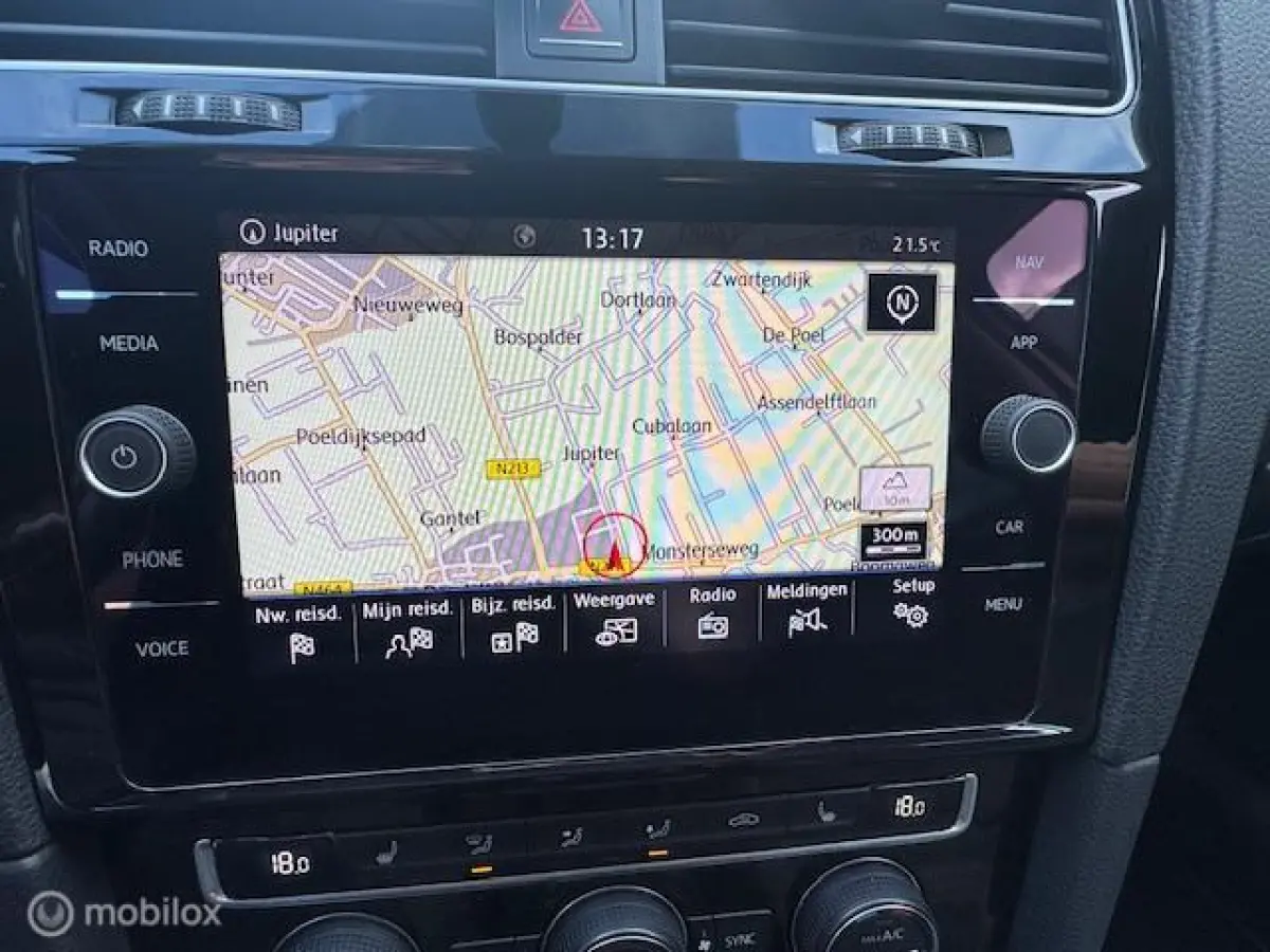 1.4 TSI Highline Navigatie , Bluetooth , Parkeer Sensoren voor & achter , Priveglas , Velgen , Stoel massage stand , Velgen , Climate & Cruise controle , Stoel verwarming voor