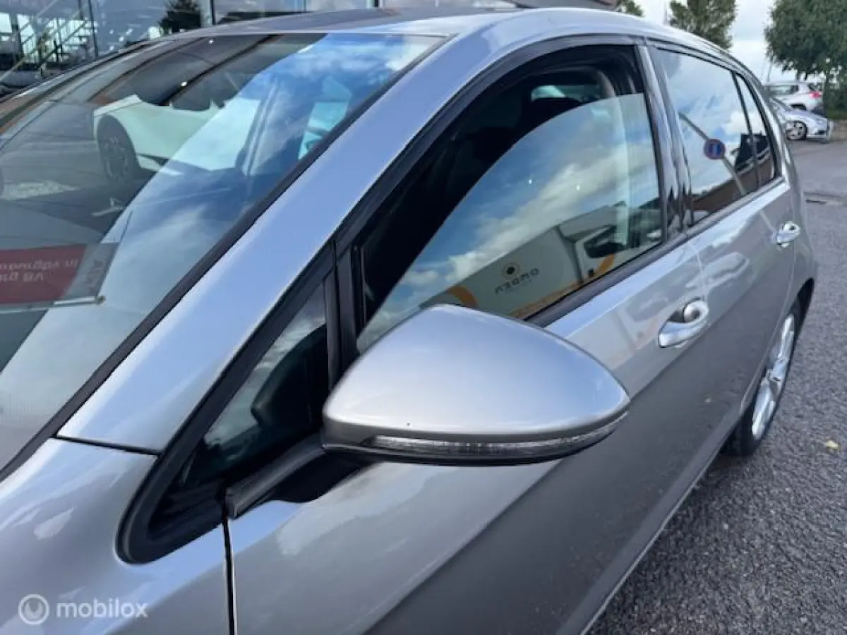 1.4 TSI Highline Navigatie , Bluetooth , Parkeer Sensoren voor & achter , Priveglas , Velgen , Stoel massage stand , Velgen , Climate & Cruise controle , Stoel verwarming voor