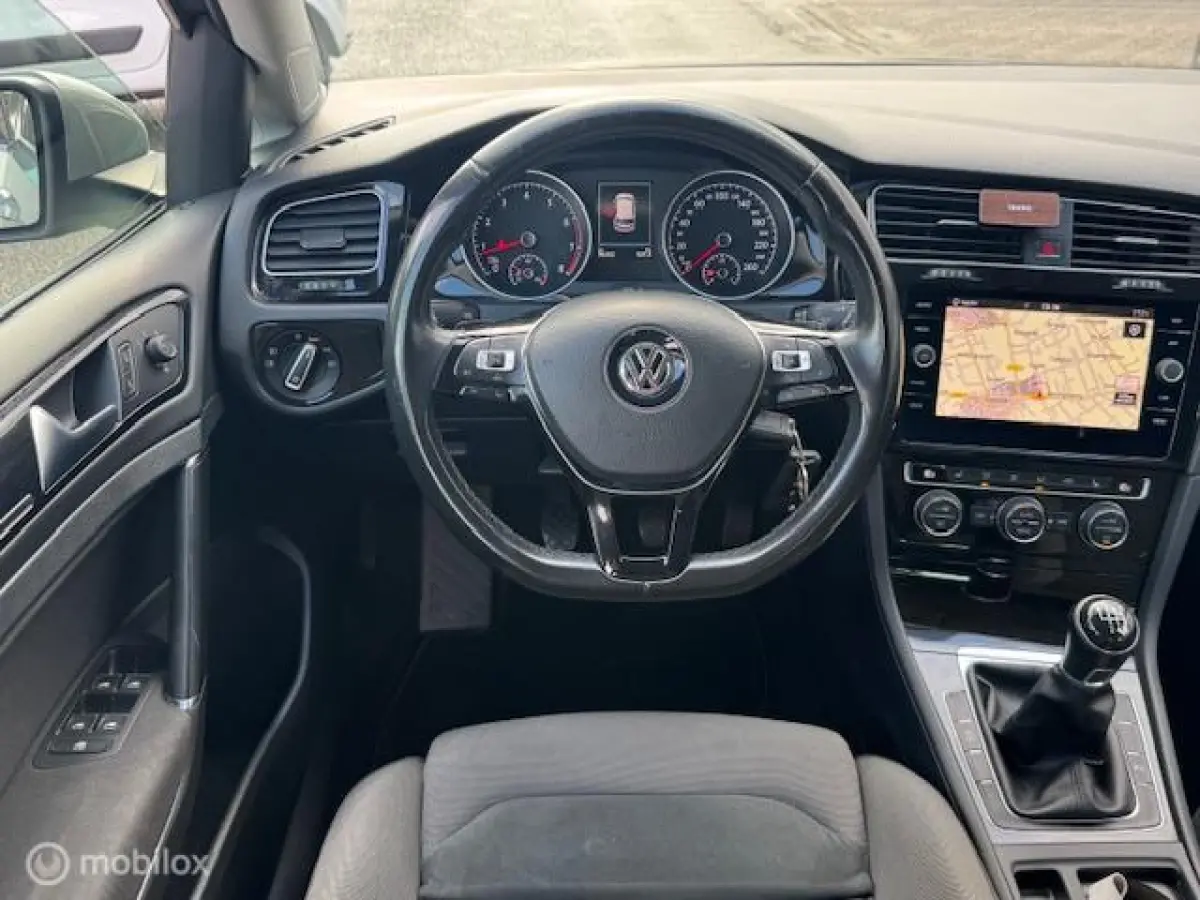 1.4 TSI Highline Navigatie , Bluetooth , Parkeer Sensoren voor & achter , Priveglas , Velgen , Stoel massage stand , Velgen , Climate & Cruise controle , Stoel verwarming voor