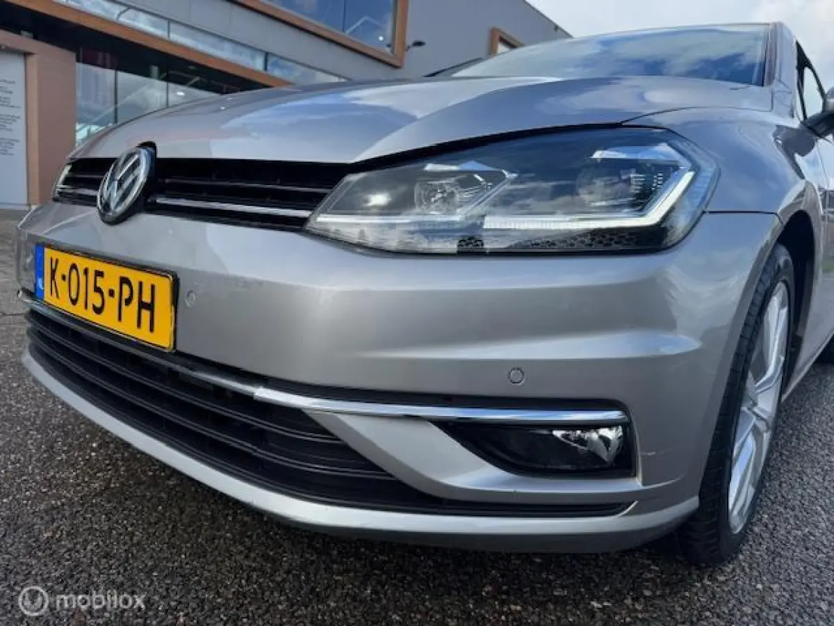 1.4 TSI Highline Navigatie , Bluetooth , Parkeer Sensoren voor & achter , Priveglas , Velgen , Stoel massage stand , Velgen , Climate & Cruise controle , Stoel verwarming voor
