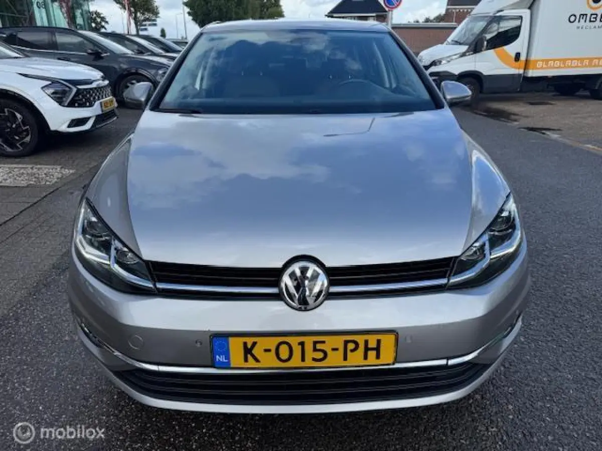 1.4 TSI Highline Navigatie , Bluetooth , Parkeer Sensoren voor & achter , Priveglas , Velgen , Stoel massage stand , Velgen , Climate & Cruise controle , Stoel verwarming voor