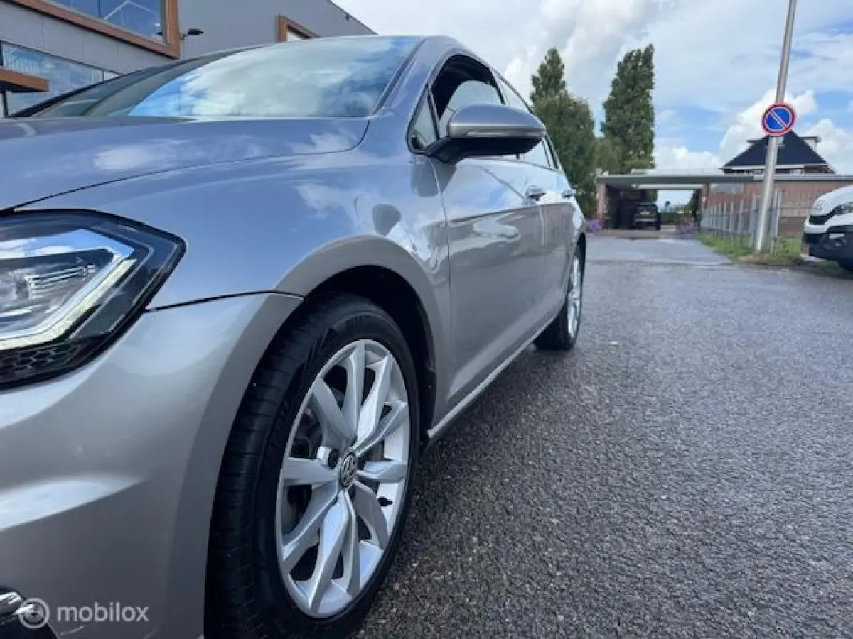 1.4 TSI Highline Navigatie , Bluetooth , Parkeer Sensoren voor & achter , Priveglas , Velgen , Stoel massage stand , Velgen , Climate & Cruise controle , Stoel verwarming voor